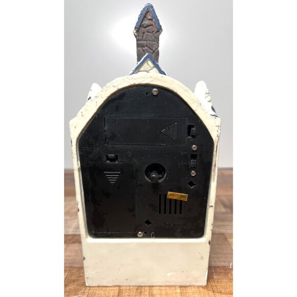 Vintage Christmas Carolers Clock With Roman Numerals - Picture 6 of 8